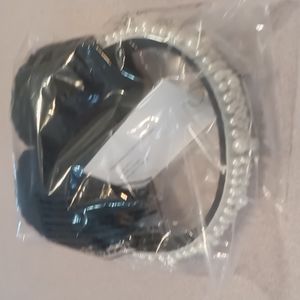 Surell Girls Faux Pearls and Faux Sherpa fun earmuffs New with Tags one size